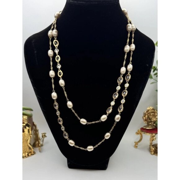 Vintage Yellow Gold Filled Bezel Set Clear Crystals Faux Pearl Necklace Monet - Picture 2 of 9